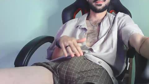 Snapshot of olivereff chatting on 15, 2, 2025 Oliver online show from 15, 2, 2025