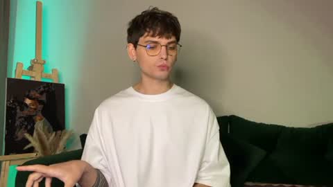 Snapshot of oliverlawrence chatting on 12, 7, 2026 oliverlawrence online show from 12, 7, 2026