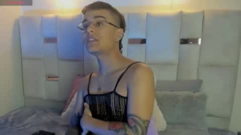 Snapshot of olivermontiel chatting on 22, 9, 2025 Oliver online show from 22, 9, 2025