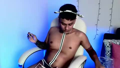 Snapshot of olivermontiel chatting on 31, 10, 2025 Oliver online show from 31, 10, 2025