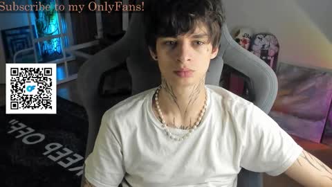 Snapshot of oliverrgroove chatting on 6, 10, 2025 oliverrgroove online show from 6, 10, 2025