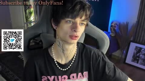 Snapshot of oliverrgroove chatting on 22, 10, 2025 oliverrgroove online show from 22, 10, 2025