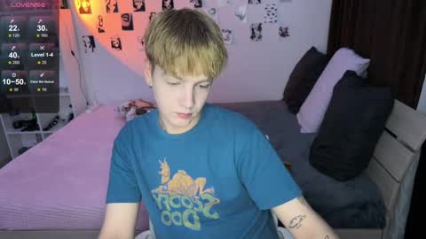 Snapshot of olivertasty chatting on 15, 9, 2025 oliver online show from 15, 9, 2025