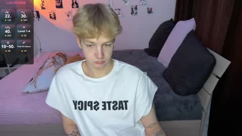 Snapshot of olivertasty chatting on 18, 9, 2025 oliver online show from 18, 9, 2025