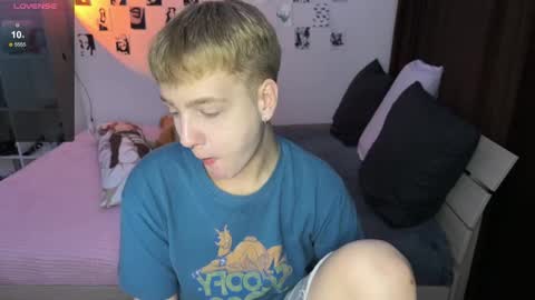 Snapshot of olivertasty chatting on 20, 9, 2025 oliver online show from 20, 9, 2025