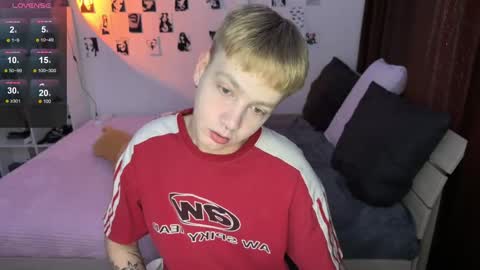 Snapshot of olivertasty chatting on 22, 9, 2025 oliver online show from 22, 9, 2025