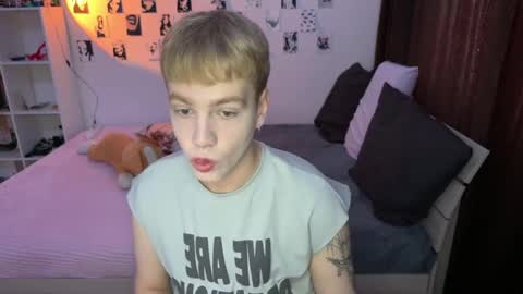 Snapshot of olivertasty chatting on 25, 9, 2025 oliver online show from 25, 9, 2025