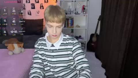 Snapshot of olivertasty chatting on 5, 10, 2025 oliver online show from 5, 10, 2025