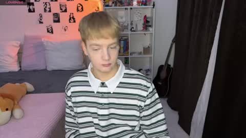 Snapshot of olivertasty chatting on 9, 10, 2025 oliver online show from 9, 10, 2025
