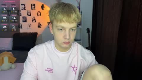 Snapshot of olivertasty chatting on 12, 10, 2025 oliver online show from 12, 10, 2025