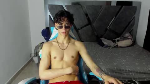 Snapshot of oliverthompson_01 chatting on 11, 10, 2025 oliverthompson_01 online show from 11, 10, 2025