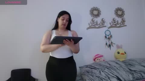 Snapshot of olivia_col chatting on 6, 6, 2026 Olivia Gonzales online show from 6, 6, 2026