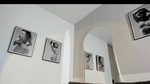 Snapshot of olivia_collisn chatting on 3, 7, 2026 Olivia Collins online show from 3, 7, 2026