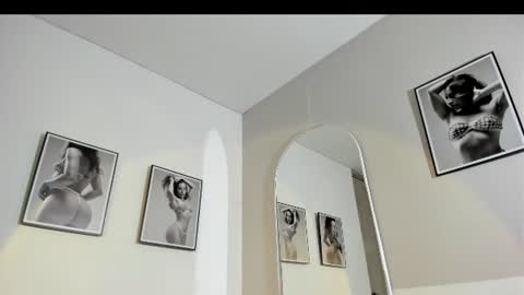 Snapshot of olivia_collisn chatting on 6, 7, 2026 Olivia Collins online show from 6, 7, 2026