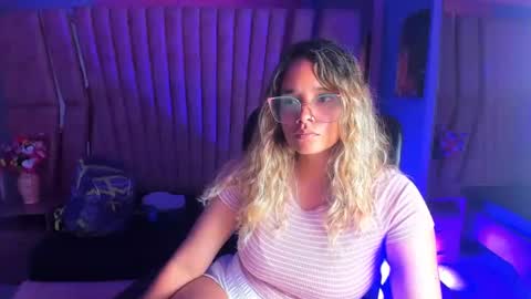 Snapshot of olivia_fox69 chatting on 14, 1, 2025 OLIVIA online show from 14, 1, 2025