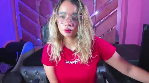 Snapshot of olivia_fox69 chatting on 20, 2, 2025 OLIVIA online show from 20, 2, 2025
