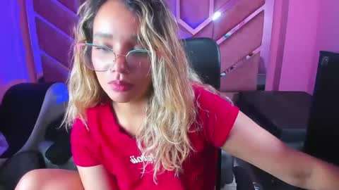 Snapshot of olivia_fox69 chatting on 20, 2, 2025 OLIVIA online show from 20, 2, 2025