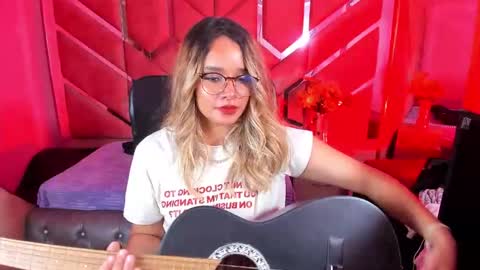  OLIVIA  online show from 17, 10, 2025