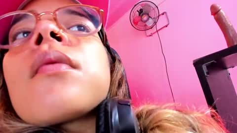 Snapshot of olivia_fox69 chatting on 29, 5, 2026 OLIVIA online show from 29, 5, 2026