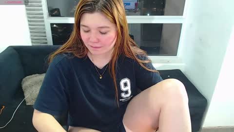 Snapshot of olivia_martine chatting on 18, 12, 2024 olivia_martine online show from 18, 12, 2024