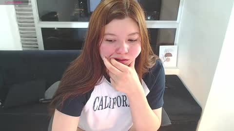 Snapshot of olivia_martine chatting on 11, 1, 2025 olivia_martine online show from 11, 1, 2025