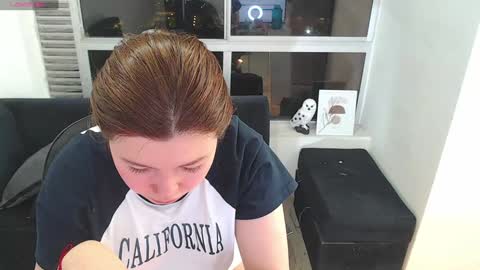 Snapshot of olivia_martine chatting on 11, 1, 2025 olivia_martine online show from 11, 1, 2025
