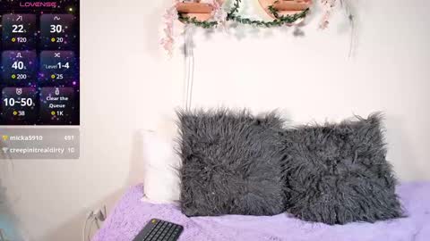 Olivia  happyness  online show from 31, 12, 2024