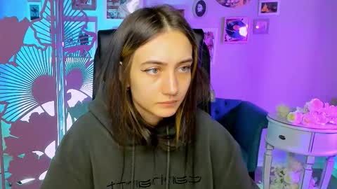 olivia_norton_ online show from 26, 9, 2025