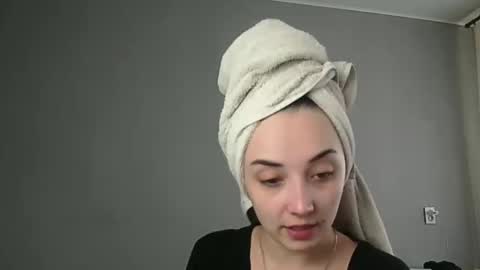 Snapshot of olivia_oliv chatting on 5, 3, 2026 Olivia online show from 5, 3, 2026