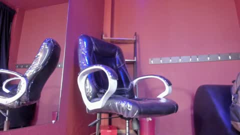 Snapshot of olivia_seex chatting on 22, 12, 2024   online show from 22, 12, 2024