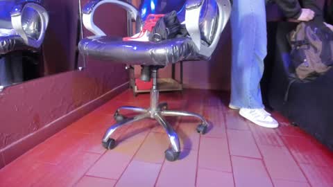 Snapshot of olivia_seex chatting on 30, 12, 2024   online show from 30, 12, 2024