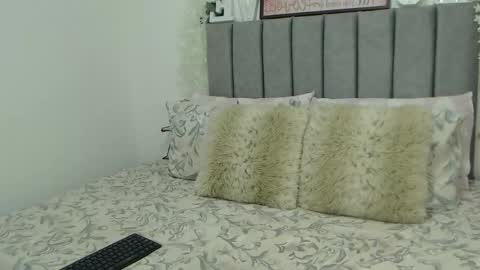 Snapshot of olivia_valentti chatting on 3, 6, 2026 Olivia online show from 3, 6, 2026