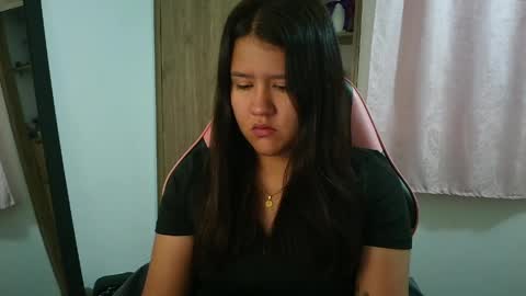 Snapshot of olivia_watson_ chatting on 8, 4, 2026 Olivia online show from 8, 4, 2026