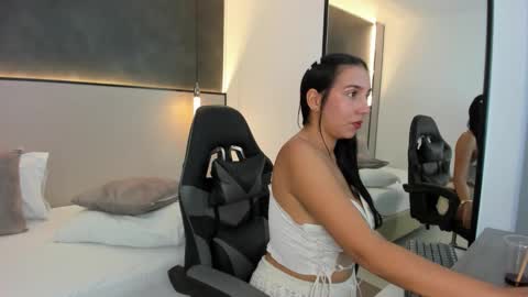 Snapshot of olivia_willoow chatting on 23, 10, 2025 olivia_willoow online show from 23, 10, 2025