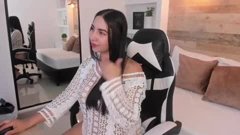 Snapshot of olivia_willoow chatting on 8, 11, 2025 olivia_willoow online show from 8, 11, 2025