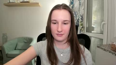 Oliwiaa2004 online show from 5, 1, 2025