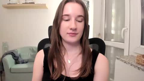 Oliwiaa2004 online show from 16, 2, 2025