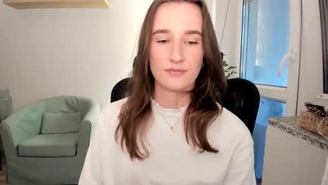 Oliwiaa2004 online show from 12, 9, 2025