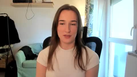Oliwiaa2004 online show from 30, 4, 2026