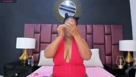 Snapshot of oliviaburningmilf chatting on 18, 4, 2026 Olivia Burning online show from 18, 4, 2026