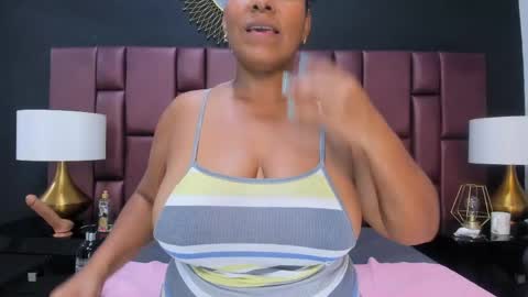 Snapshot of oliviaburningmilf chatting on 21, 4, 2026 Olivia Burning online show from 21, 4, 2026