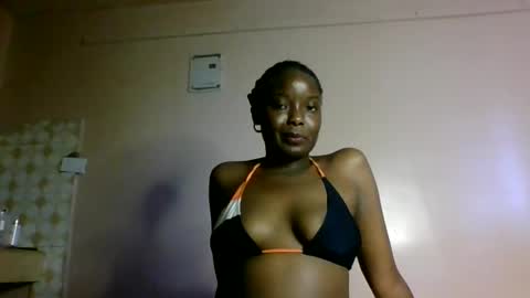 oliviah_1 online show from 13, 10, 2025