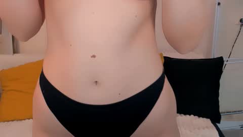 Snapshot of oliviahappy chatting on 20, 10, 2025 oliviaBeauty online show from 20, 10, 2025