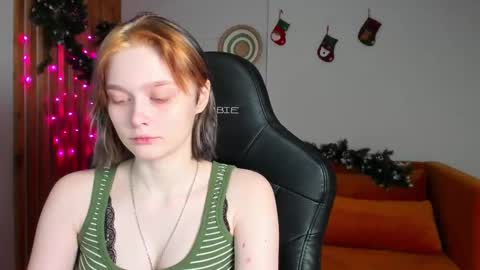 OliviaLaurens online show from 19, 12, 2025