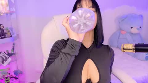 Olivia Mcneill  online show from 11, 10, 2025