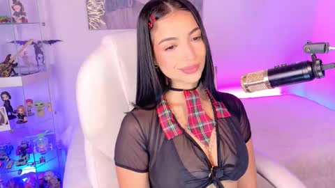 Olivia Mcneill  online show from 5, 12, 2025