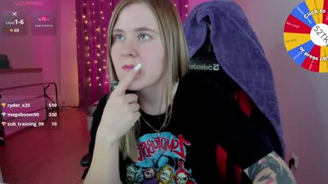 Snapshot of oliviamunk chatting on 2, 12, 2024 . online show from 2, 12, 2024
