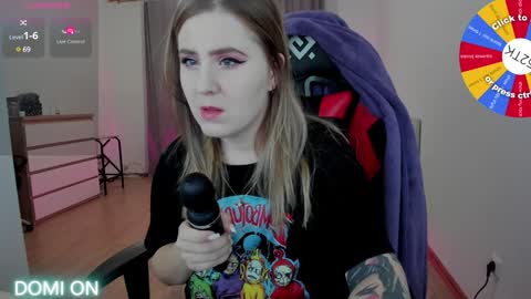 Snapshot of oliviamunk chatting on 3, 12, 2024 . online show from 3, 12, 2024