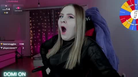 Snapshot of oliviamunk chatting on 3, 12, 2024 . online show from 3, 12, 2024