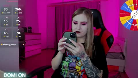 Snapshot of oliviamunk chatting on 4, 12, 2024 . online show from 4, 12, 2024